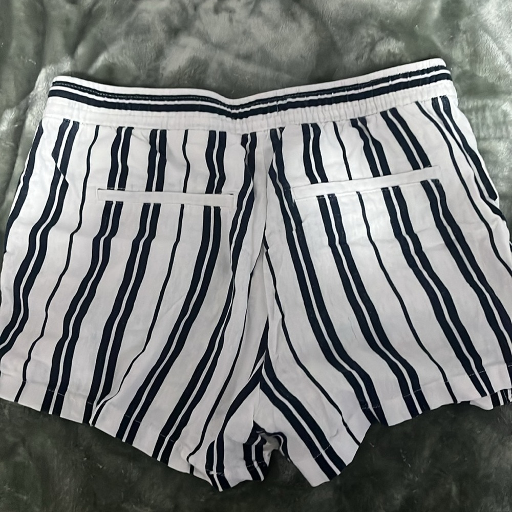 H&M White Striped Shorts - Picture 4 of 4